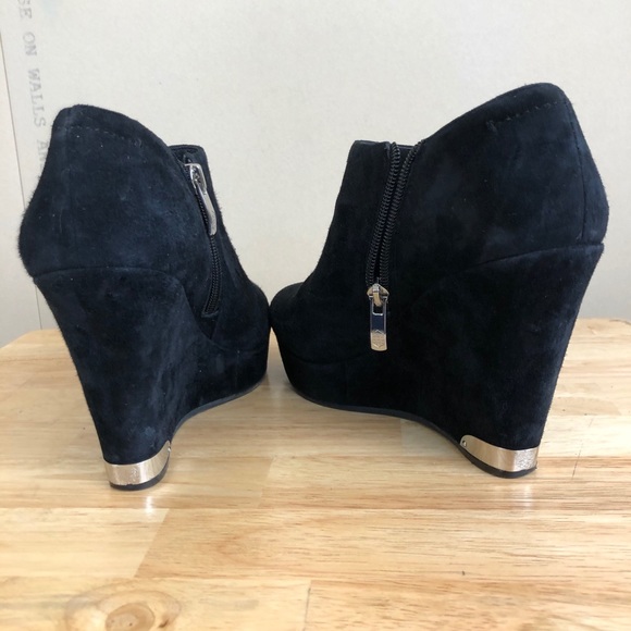 Vince Camuto ‘Klance’ Faux Suede Wedge Booties. - Picture 7 of 11